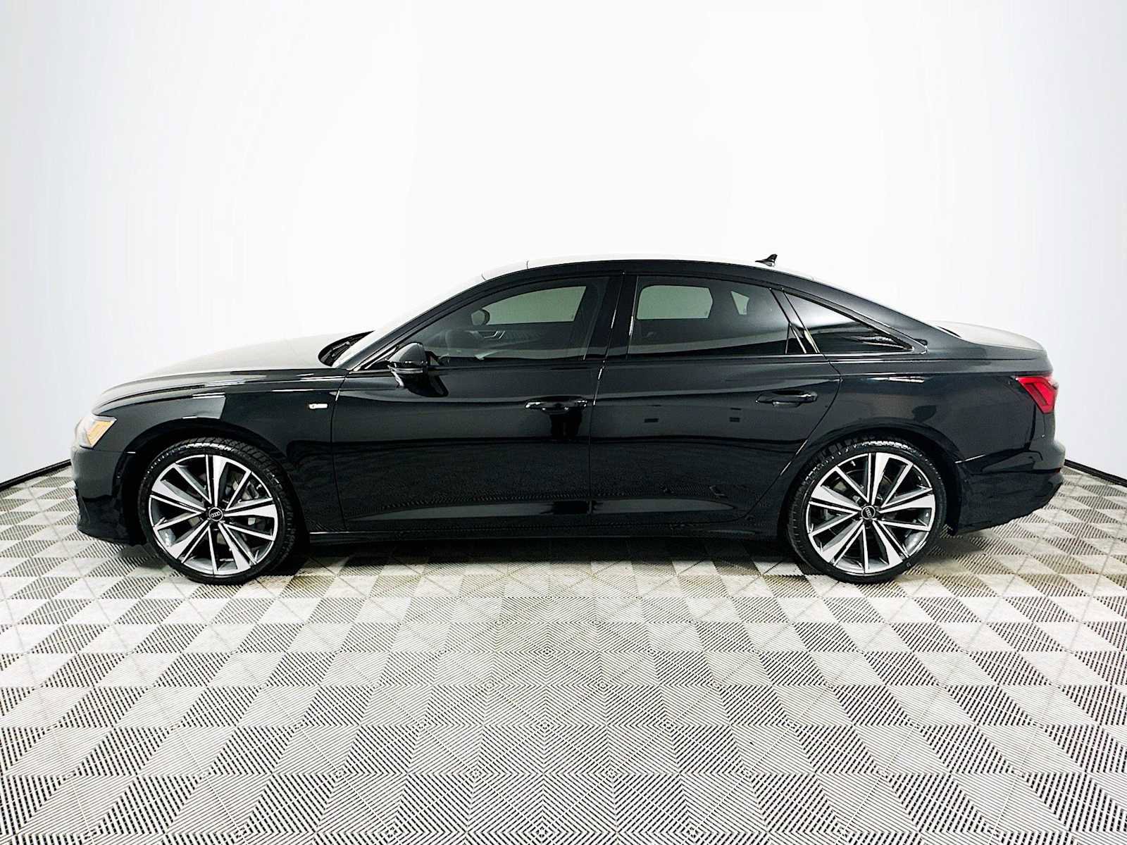 New 2025 Audi A6 3.0T Prestige image 4