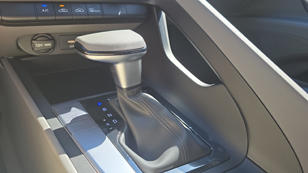 New 2026 Hyundai Elantra SE FWD image 21
