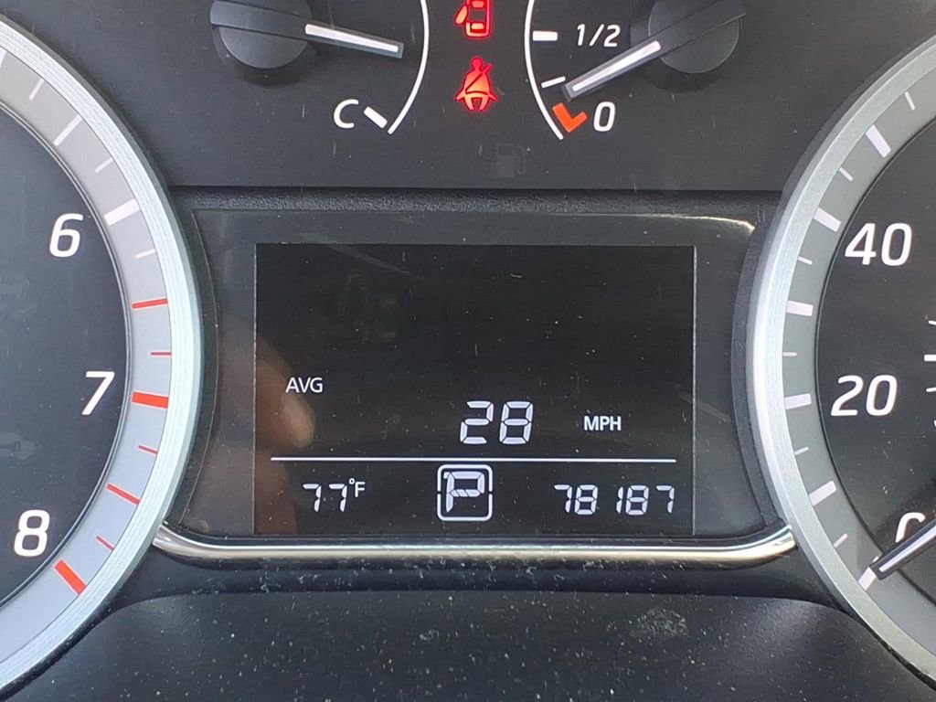 Used 2014 Nissan Sentra SL w/ Premium Package FWD image 6