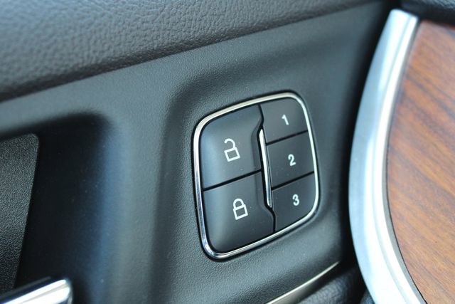 Used 2018 Lincoln MKC Select w/ Lincoln MKC Climate Package FWD image 4