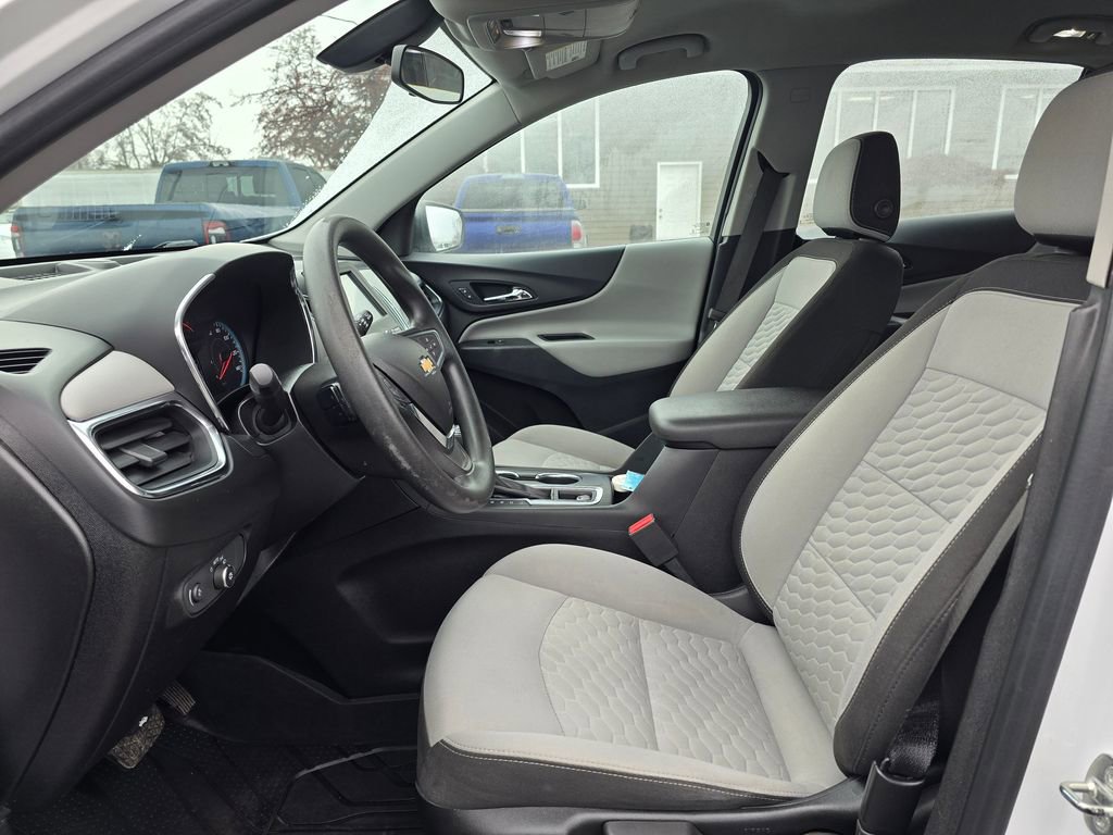 Used 2018 Chevrolet Equinox LS image 22