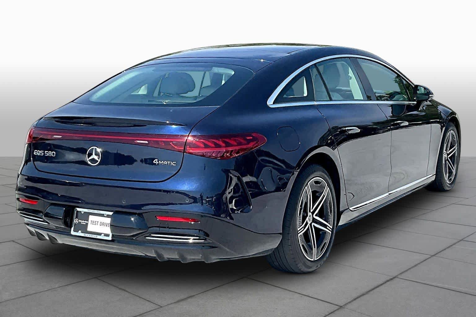 Used 2023 Mercedes-Benz EQS 580 4MATIC Sedan image 12