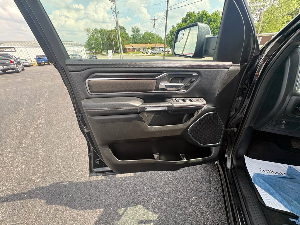 Used 2024 RAM 1500 Laramie AWD/4WD image 14