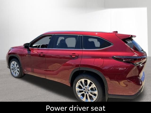 Certified 2026 Toyota Highlander Limited AWD/4WD image 7