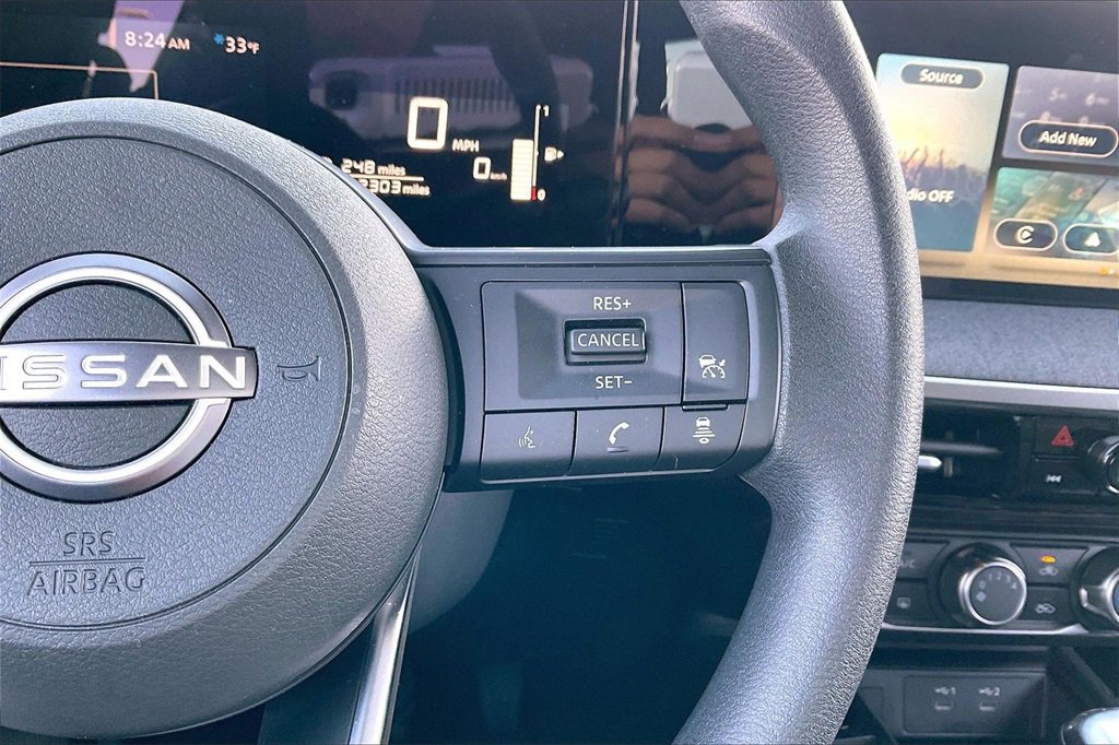 Used 2025 Nissan Kicks SV image 18