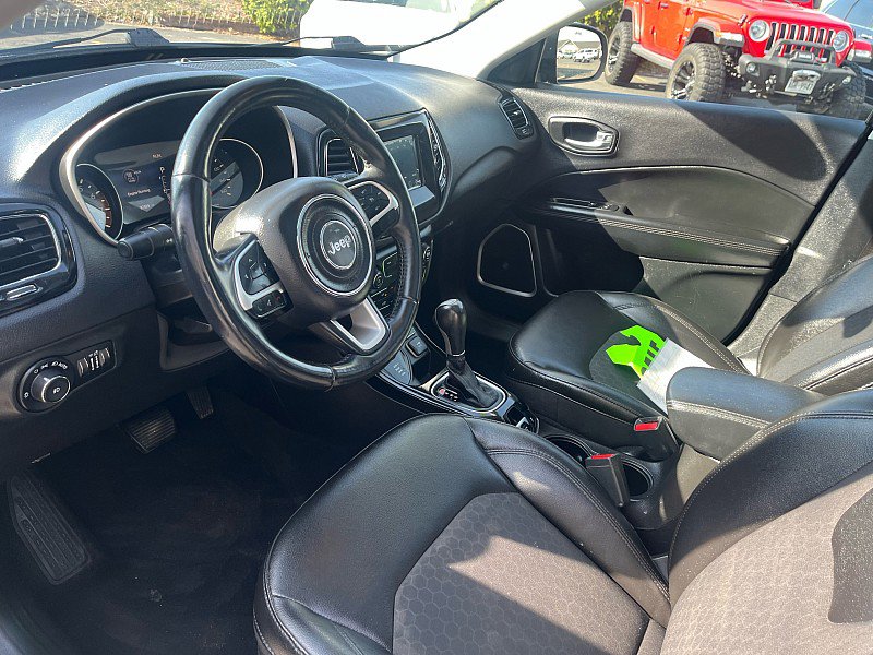 Used 2018 Jeep Compass Latitude w/ Popular Equipment Group AWD/4WD image 16