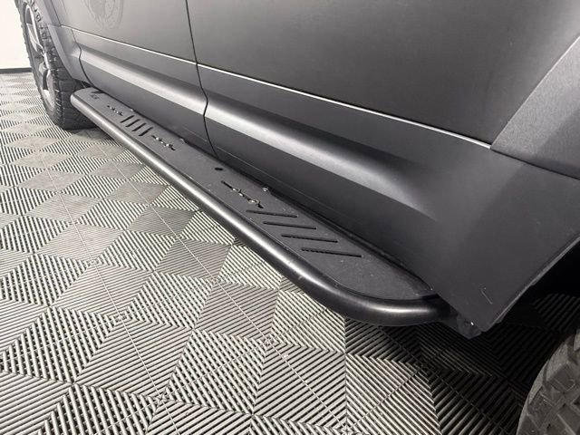 Used 2023 Land Rover Defender 130 SE image 13
