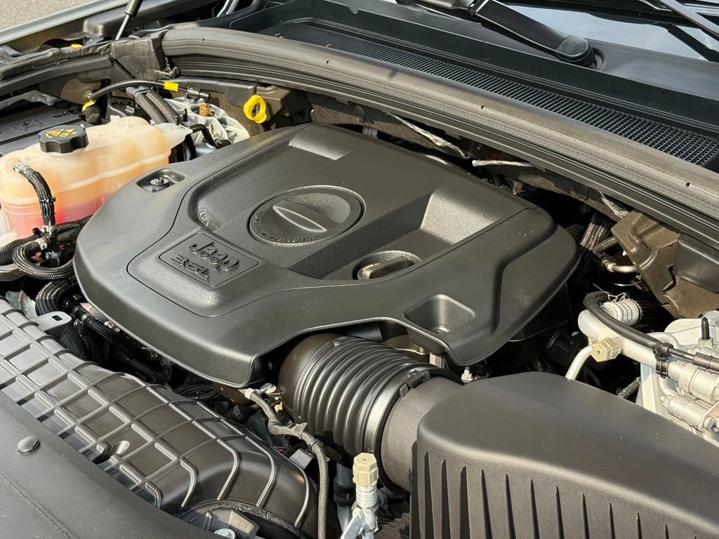 Certified 2023 Jeep Grand Cherokee L Summit AWD/4WD image 40