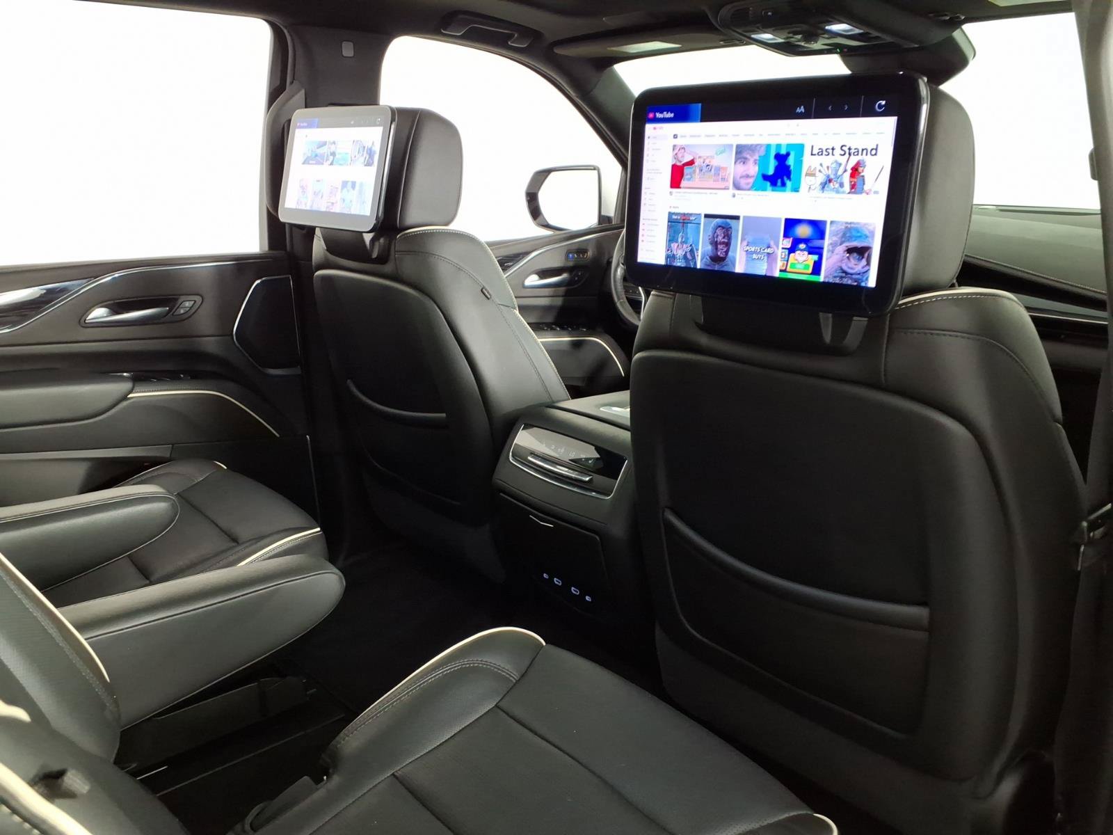 Certified 2024 Cadillac Escalade Sport w/ LPO, ONYX Package AWD/4WD image 10