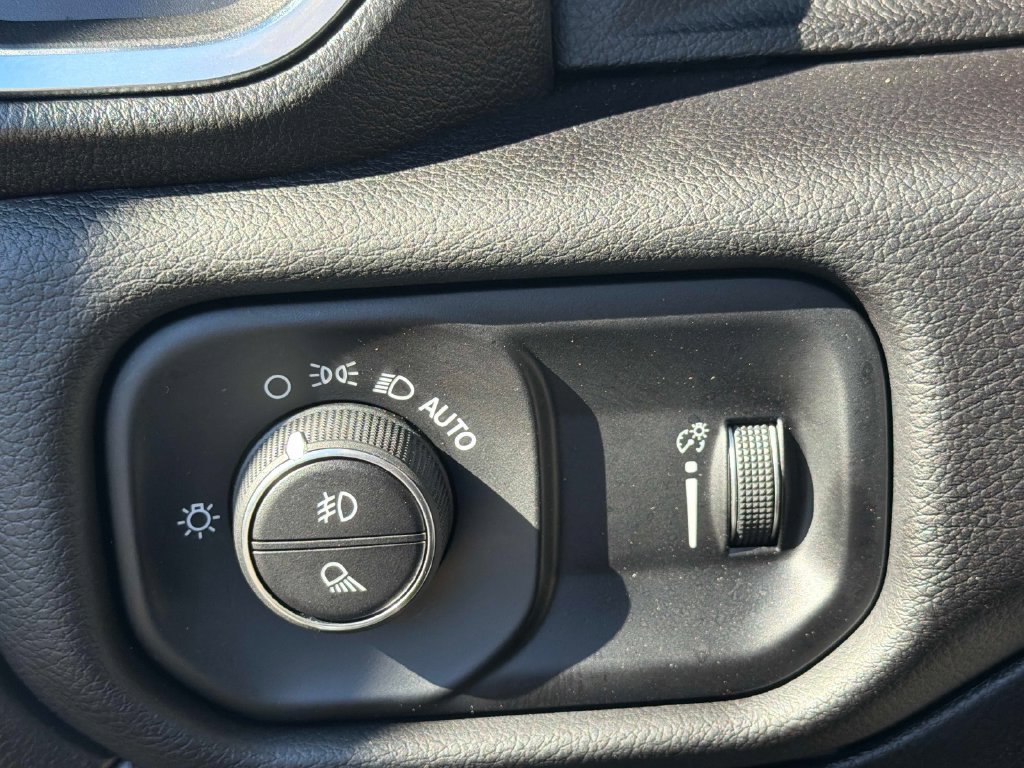 Used 2024 RAM 3500 Big Horn w/ Night Edition AWD/4WD image 34