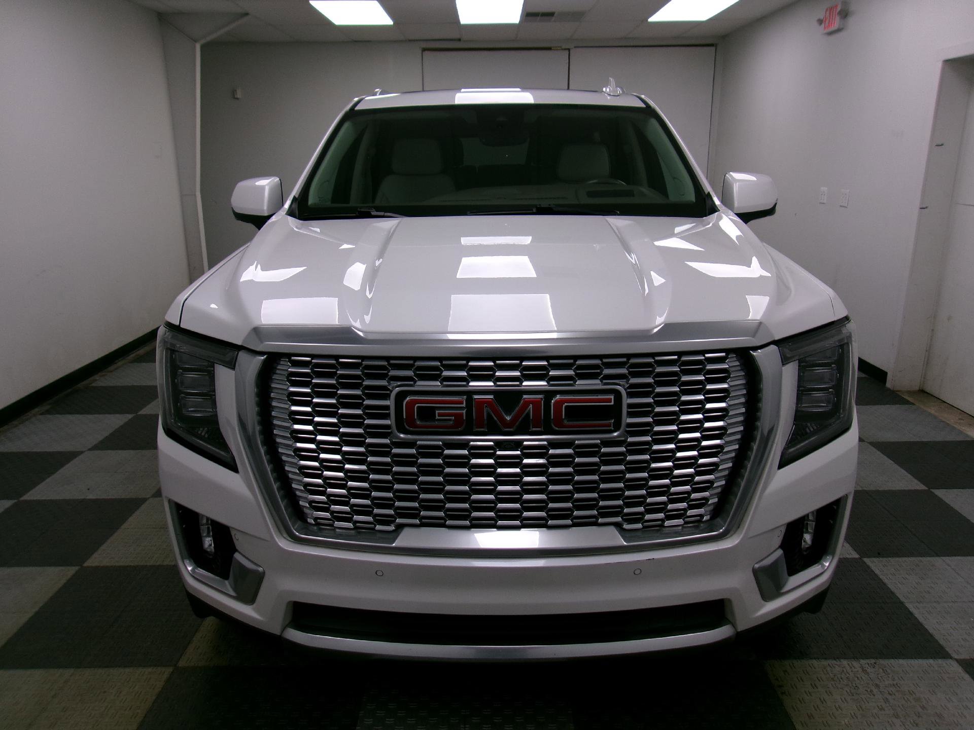 Certified 2024 GMC Yukon Denali w/ Advanced Technology Package image 17