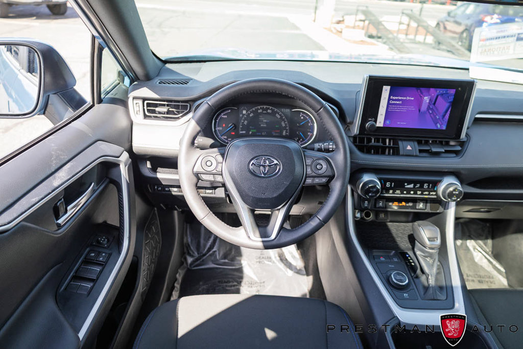 Used 2024 Toyota RAV4 SE w/ Convenience Package AWD/4WD image 2