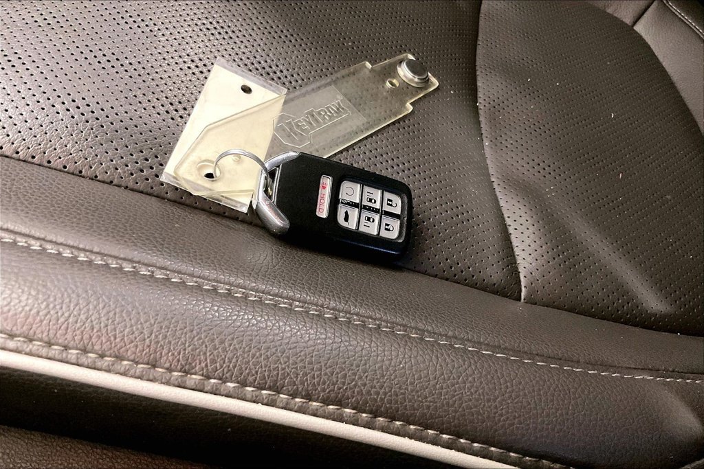 Used 2022 Honda Odyssey Elite image 12