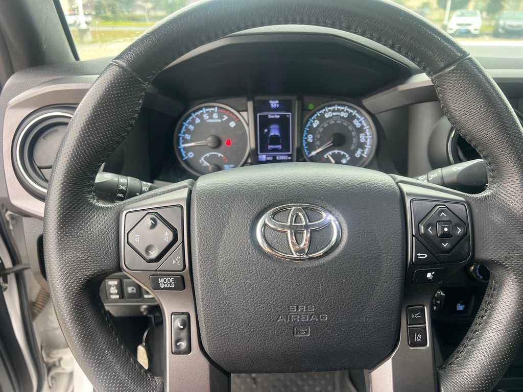 Used 2019 Toyota Tacoma TRD Off-Road w/ Technology Package image 17