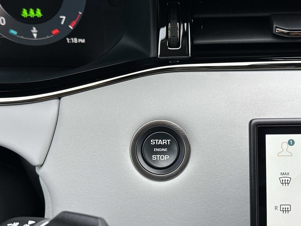 Used 2025 Land Rover Range Rover Evoque S image 15