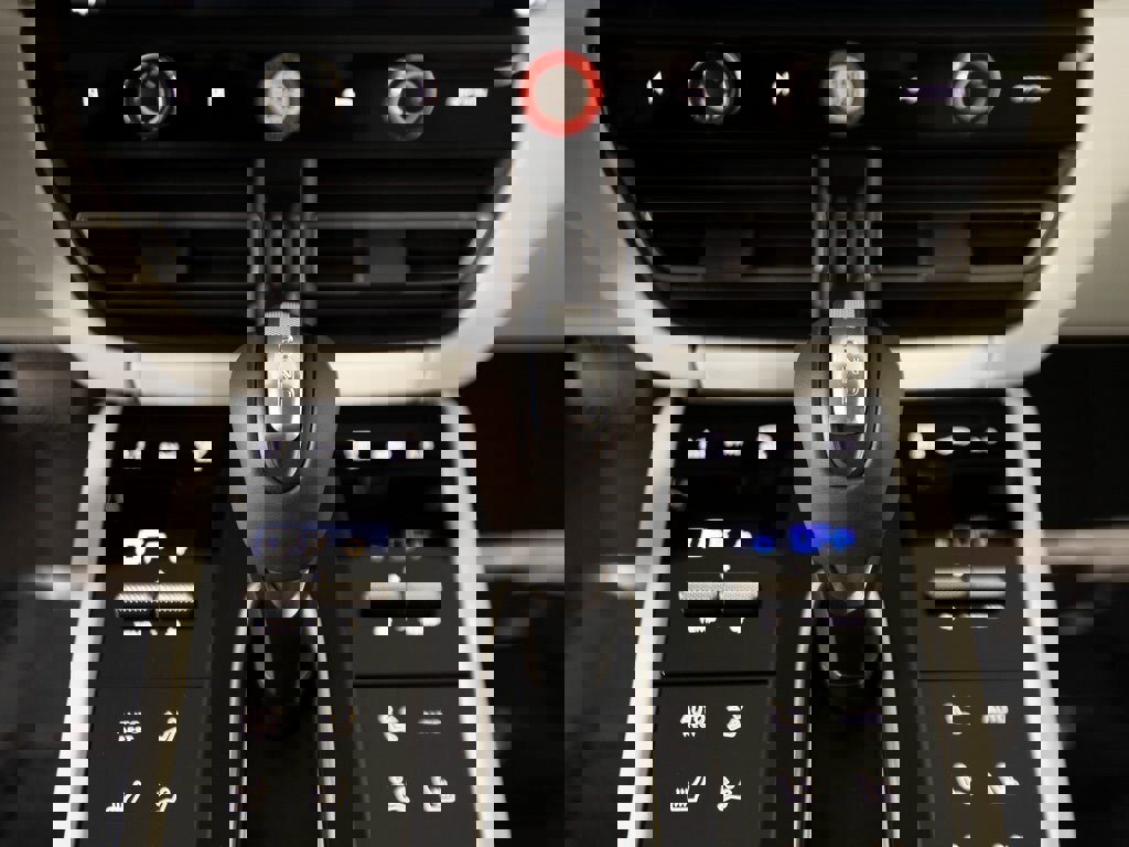 New 2026 Porsche Macan S image 23