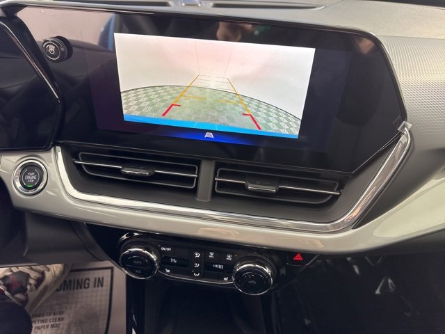 New 2026 Chevrolet Trax LT w/ Sunroof Package image 25