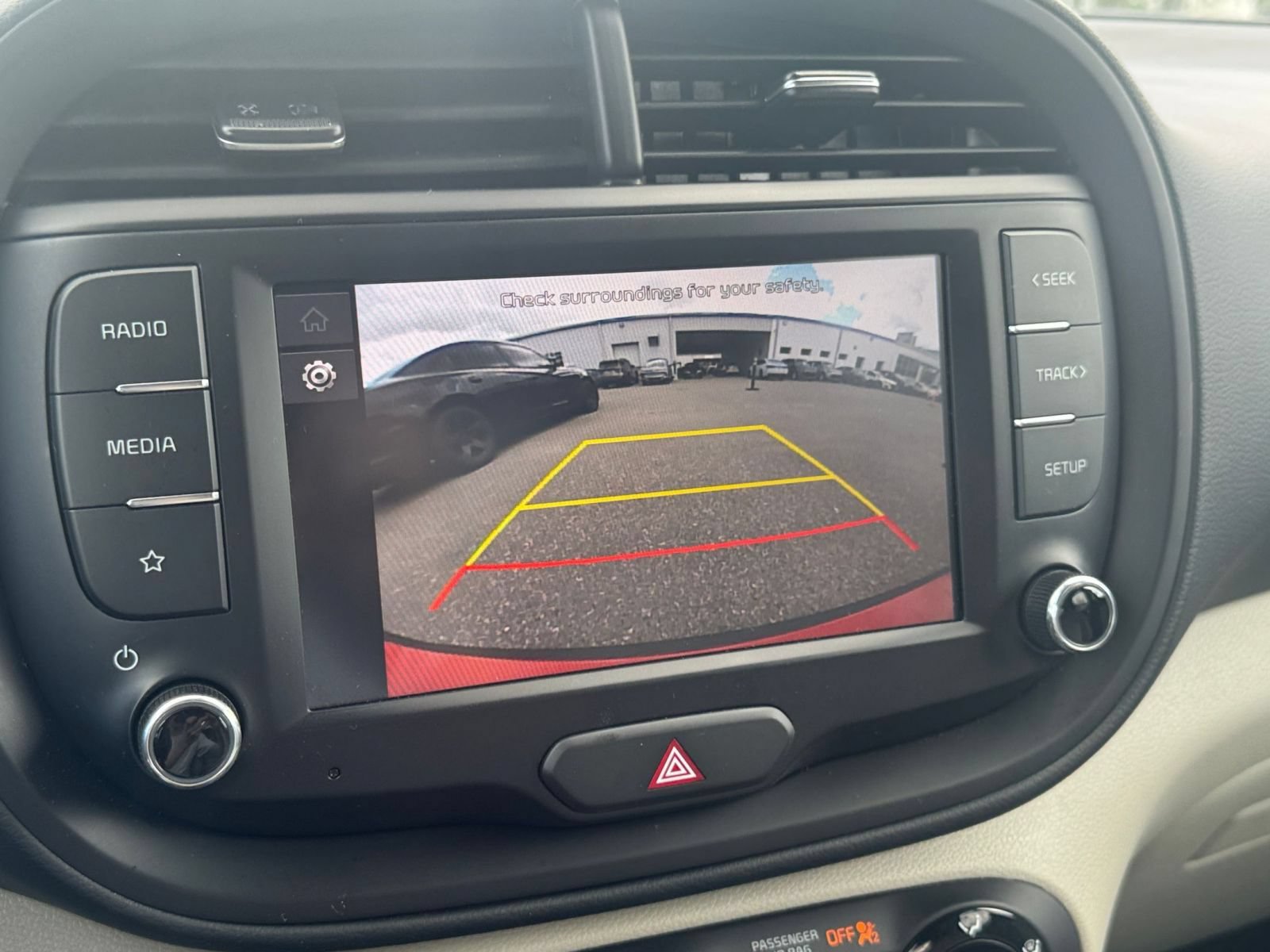 Used 2025 Kia Soul LX w/ LX Technology Package FWD image 22