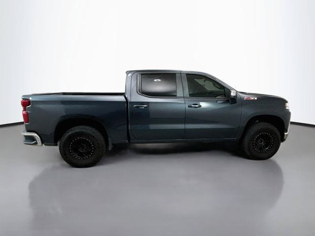 Used 2022 Chevrolet Silverado 1500 LT AWD/4WD image 9