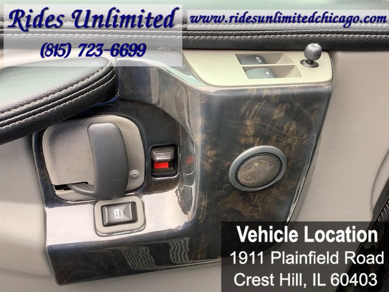 Used 2015 Chevrolet Express 2500 Extended RWD image 18