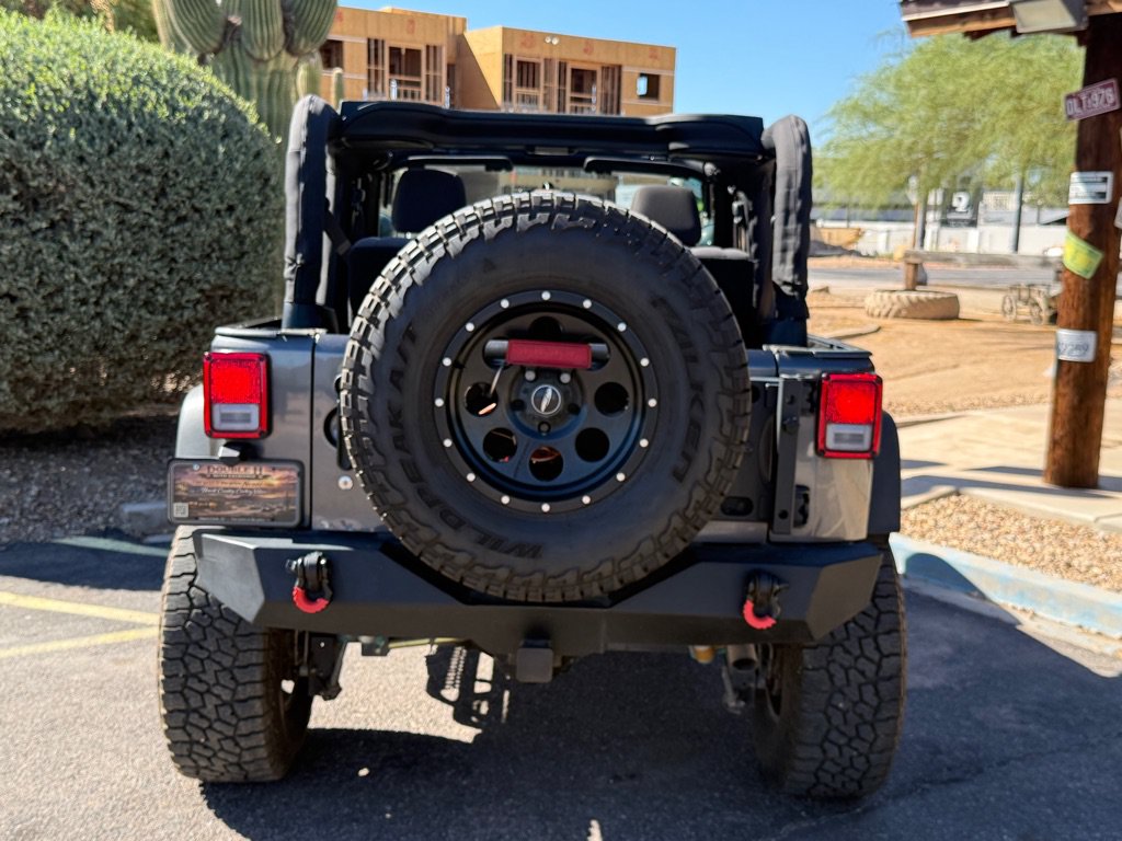 Used 2016 Jeep Wrangler Sport w/ Connectivity Group AWD/4WD image 28