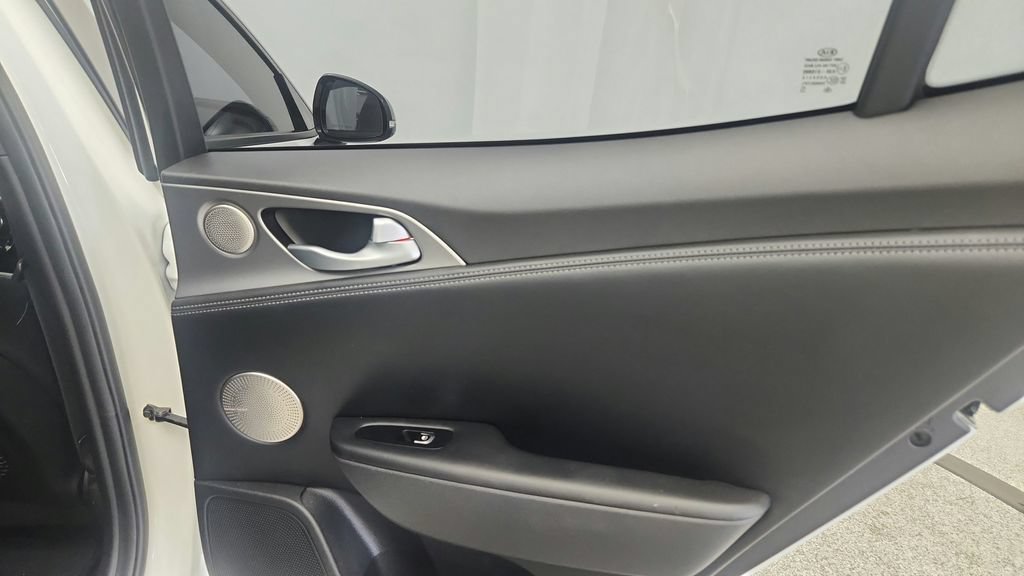 Used 2021 Kia Stinger GT1 image 24