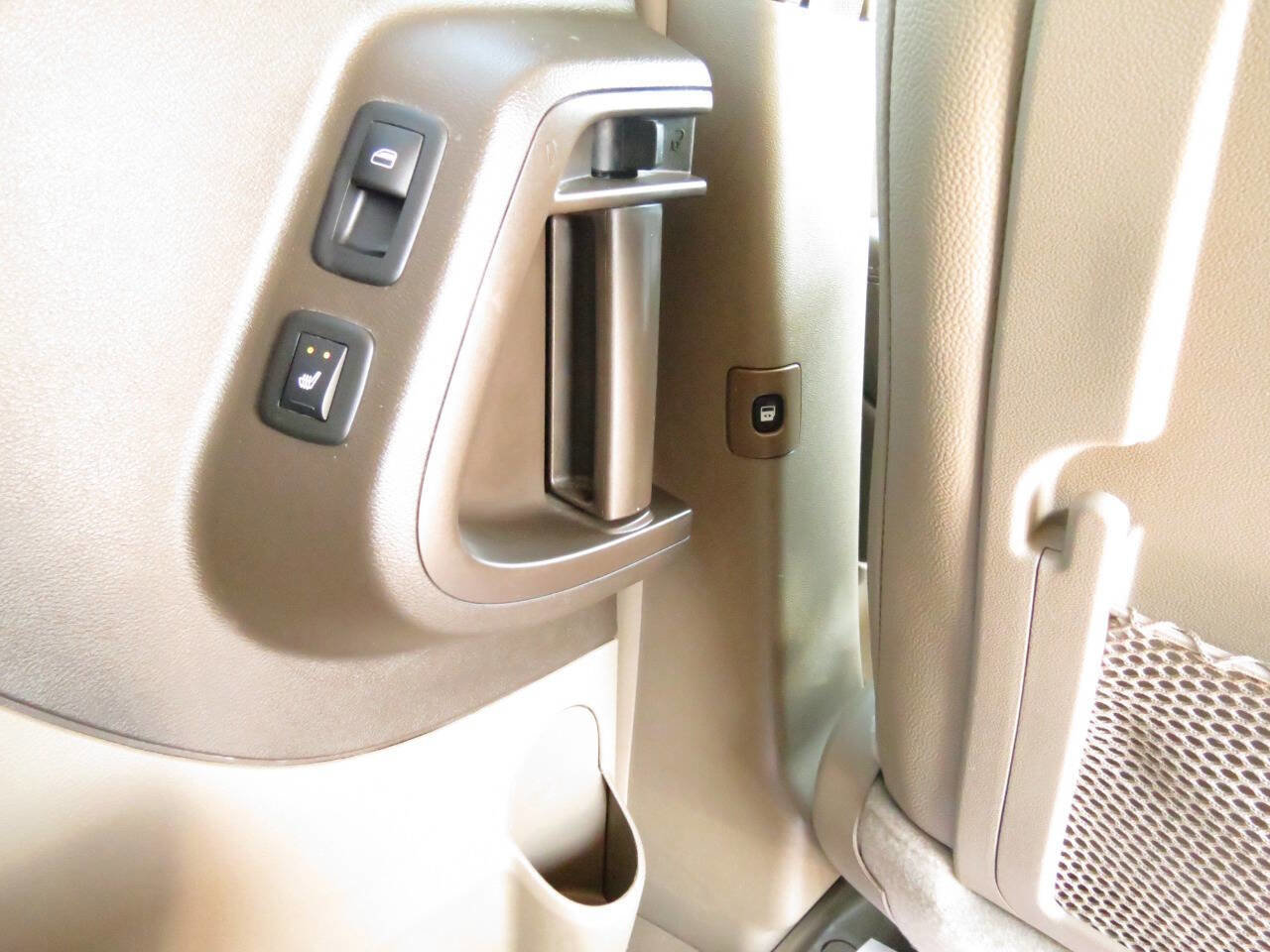 Used 2015 Chrysler Town & Country Touring-L w/ Driver Convenience Group FWD image 25