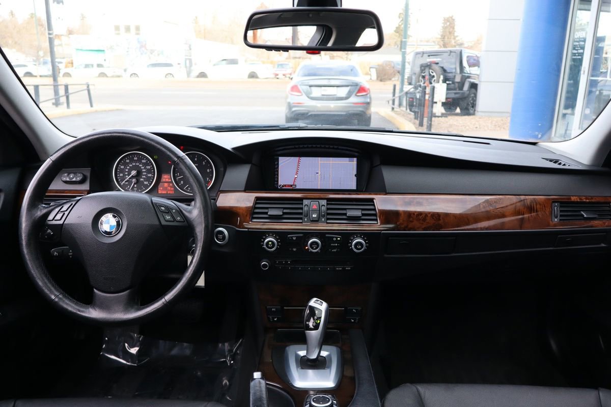 Used 2010 BMW 535i xDrive Wagon image 9