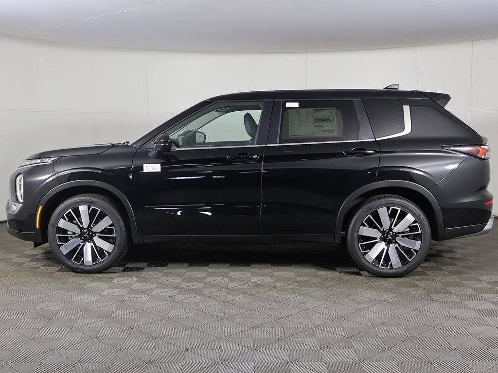 New 2025 Mitsubishi Outlander SE image 20