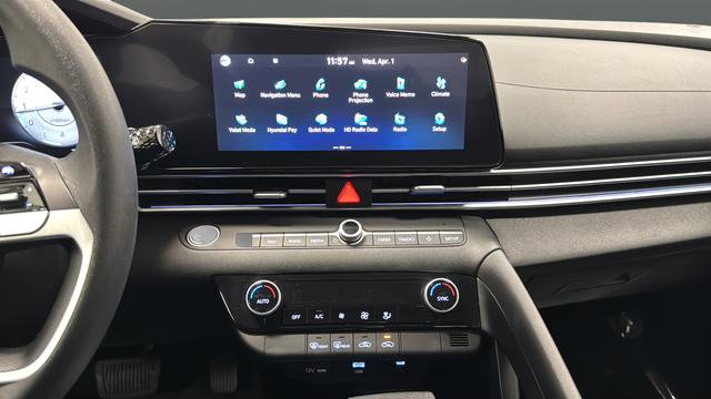 Used 2024 Hyundai Elantra SEL image 24
