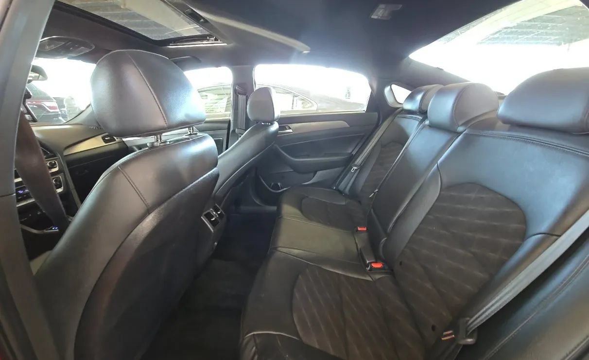 Used 2019 Hyundai Sonata Sport w/ Tech Package 03 FWD image 6