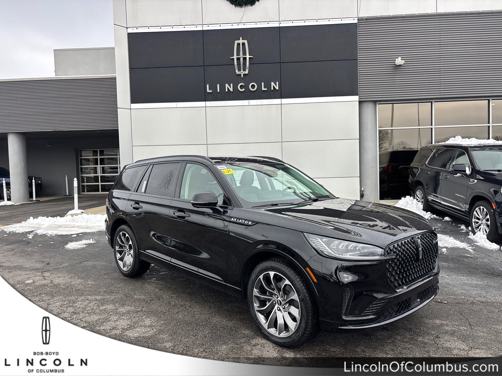 New 2026 Lincoln Aviator AWD w/ Jet Appearance Package