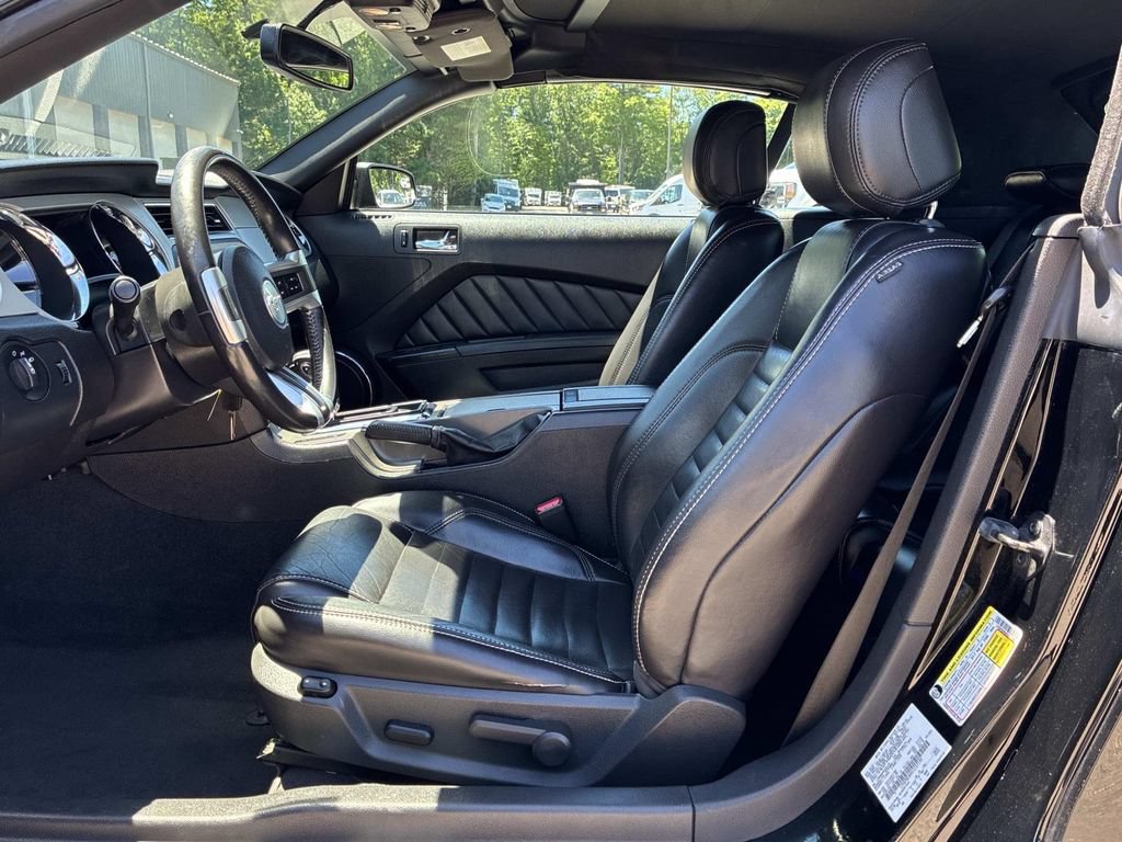 Used 2013 Ford Mustang Premium RWD image 22