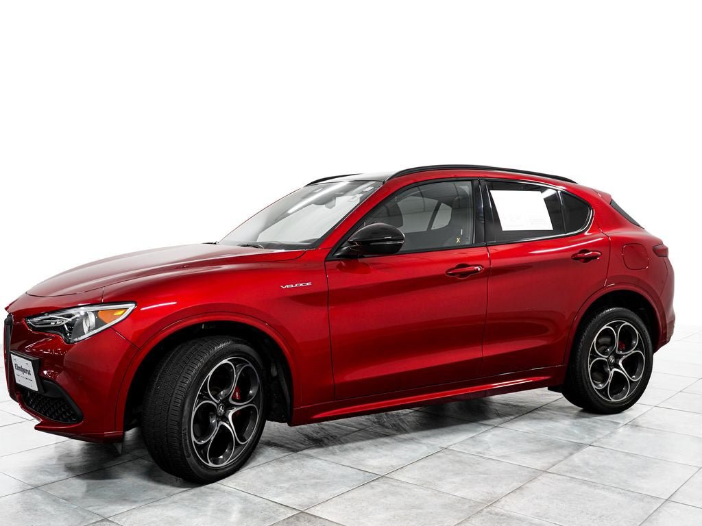 Used 2023 Alfa Romeo Stelvio Veloce AWD/4WD image 4