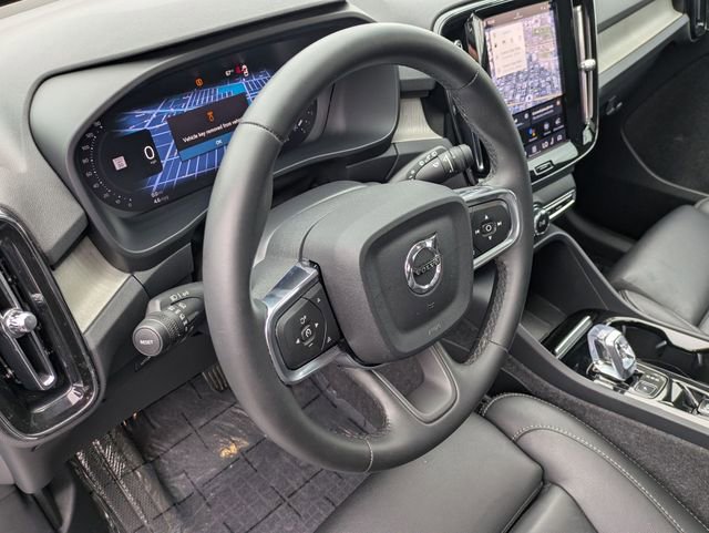 Certified 2025 Volvo XC40 B5 Plus w/ Climate Package AWD/4WD image 15