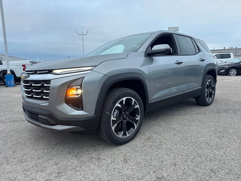 New 2026 Chevrolet Equinox LT w/ Safety and Technology Package image 2