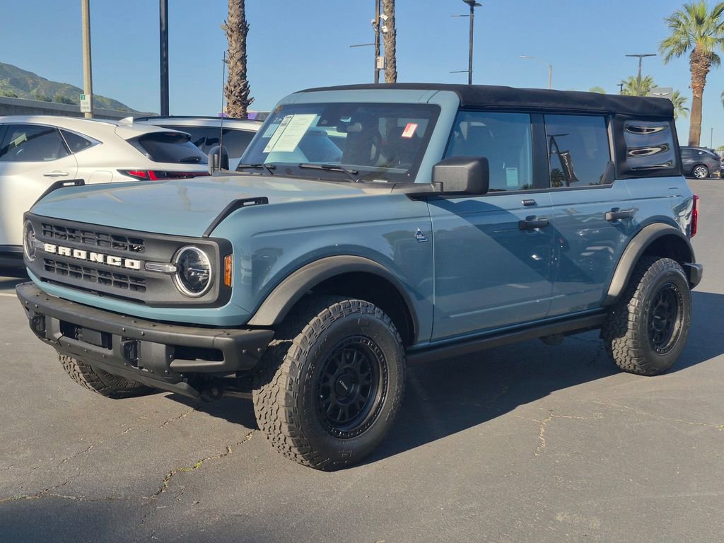 Used 2021 Ford Bronco Black Diamond image 3