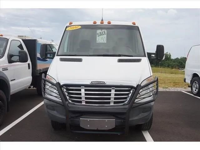 Used 2010 Freightliner Sprinter 3500 image 2