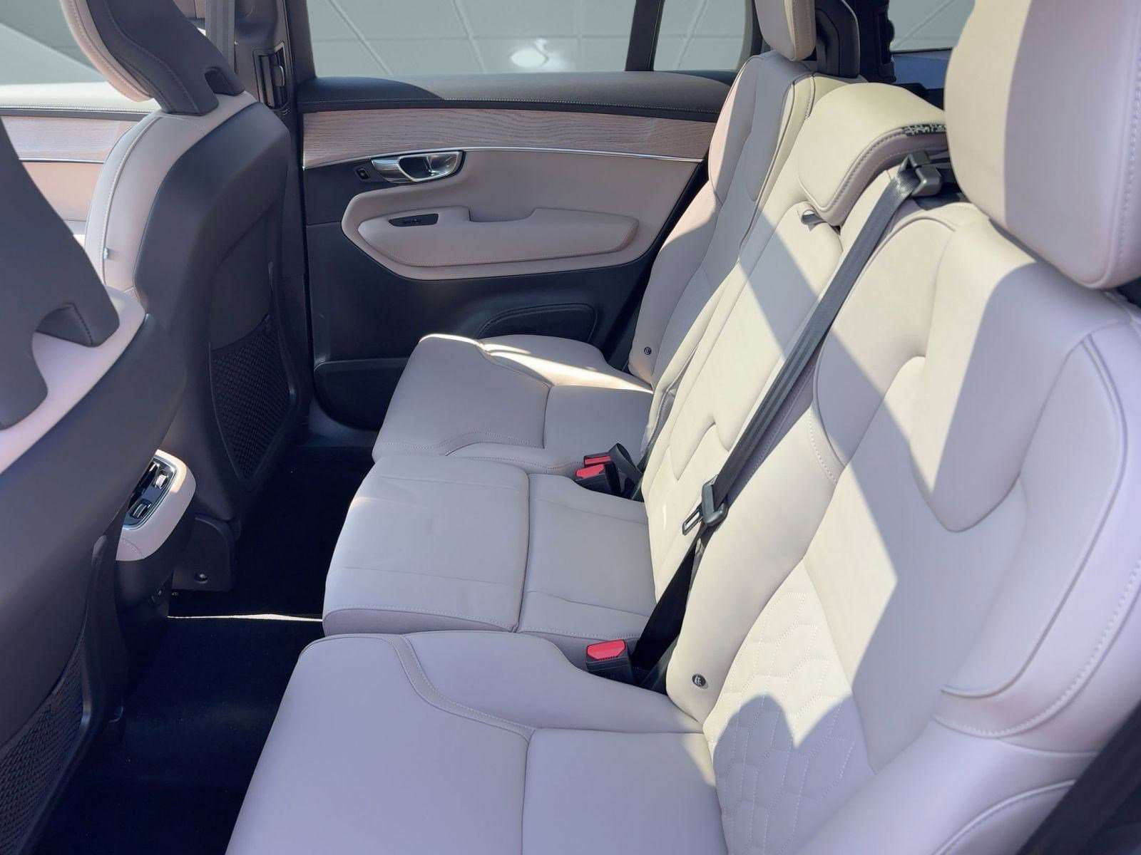 New 2026 Volvo XC90 B6 Plus w/ Protection Package image 23