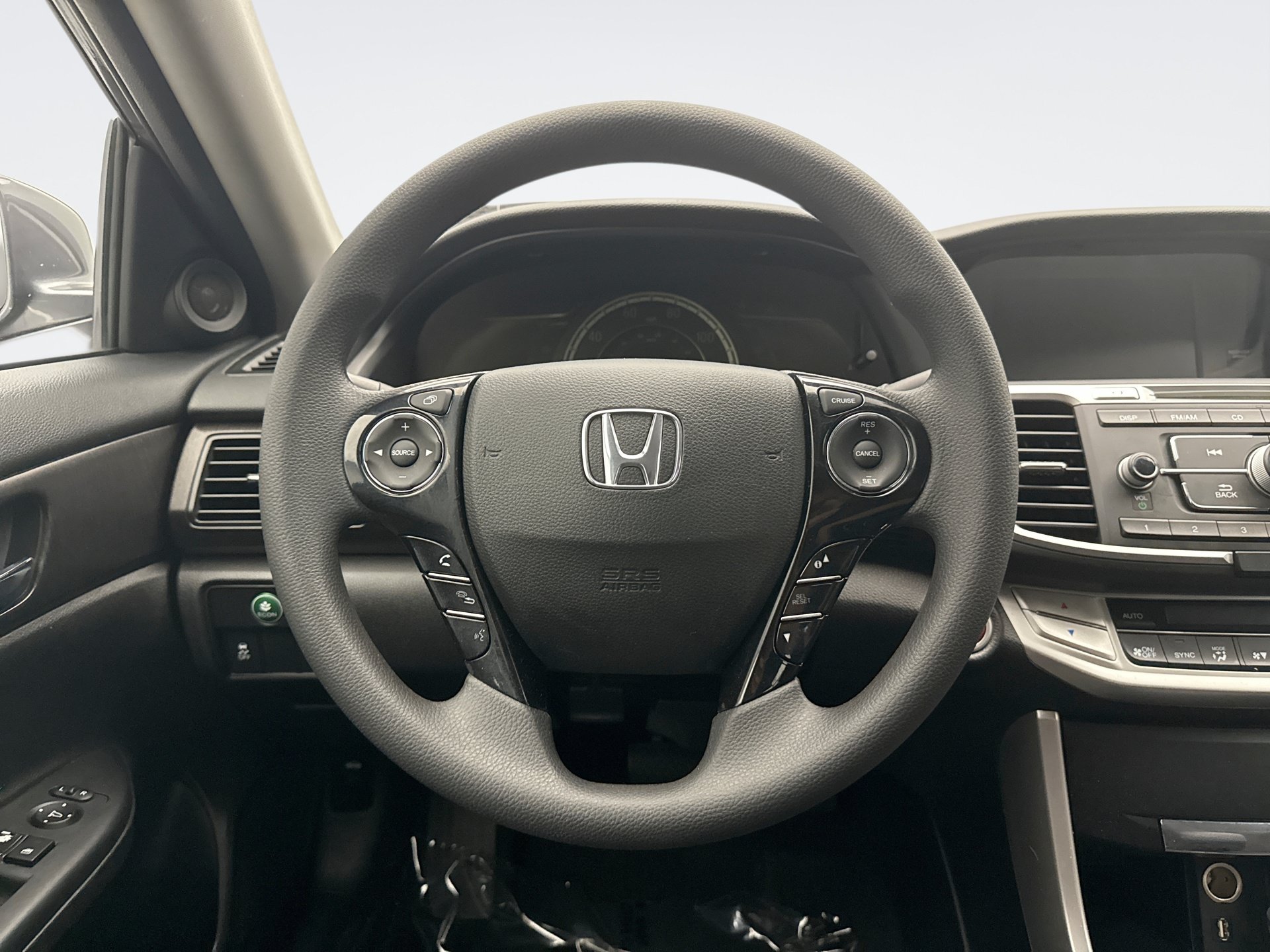 Used 2015 Honda Accord Hybrid Sedan image 12