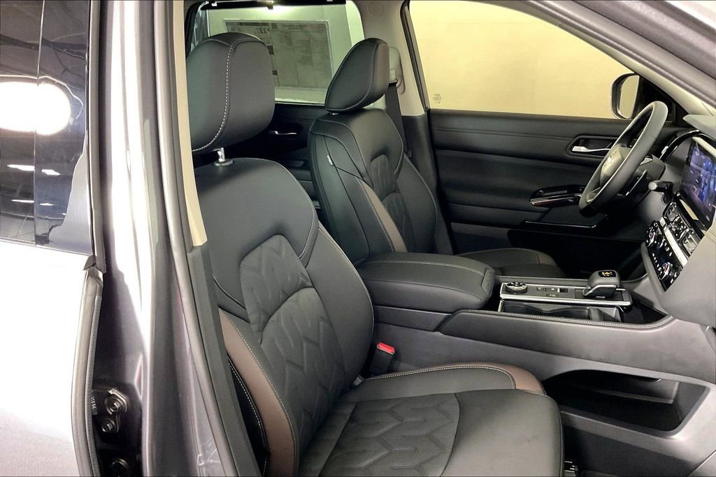 New 2026 Nissan Pathfinder Platinum w/ Accent Package image 45