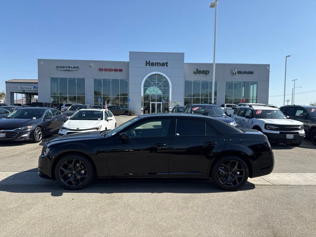 Used 2023 Chrysler 300 Touring w/ Sport Appearance Package RWD image 5