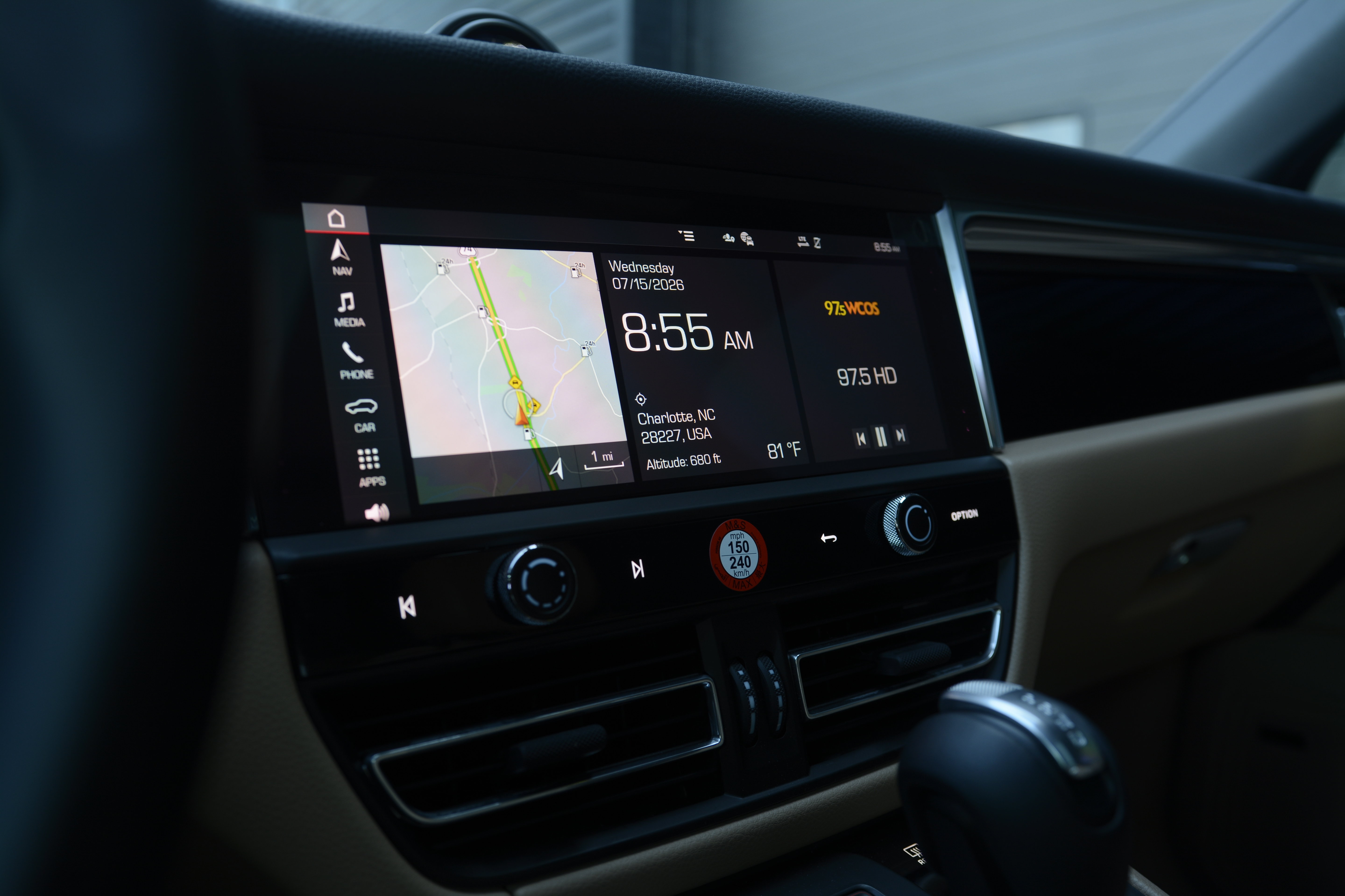 Certified 2026 Porsche Macan AWD/4WD image 23