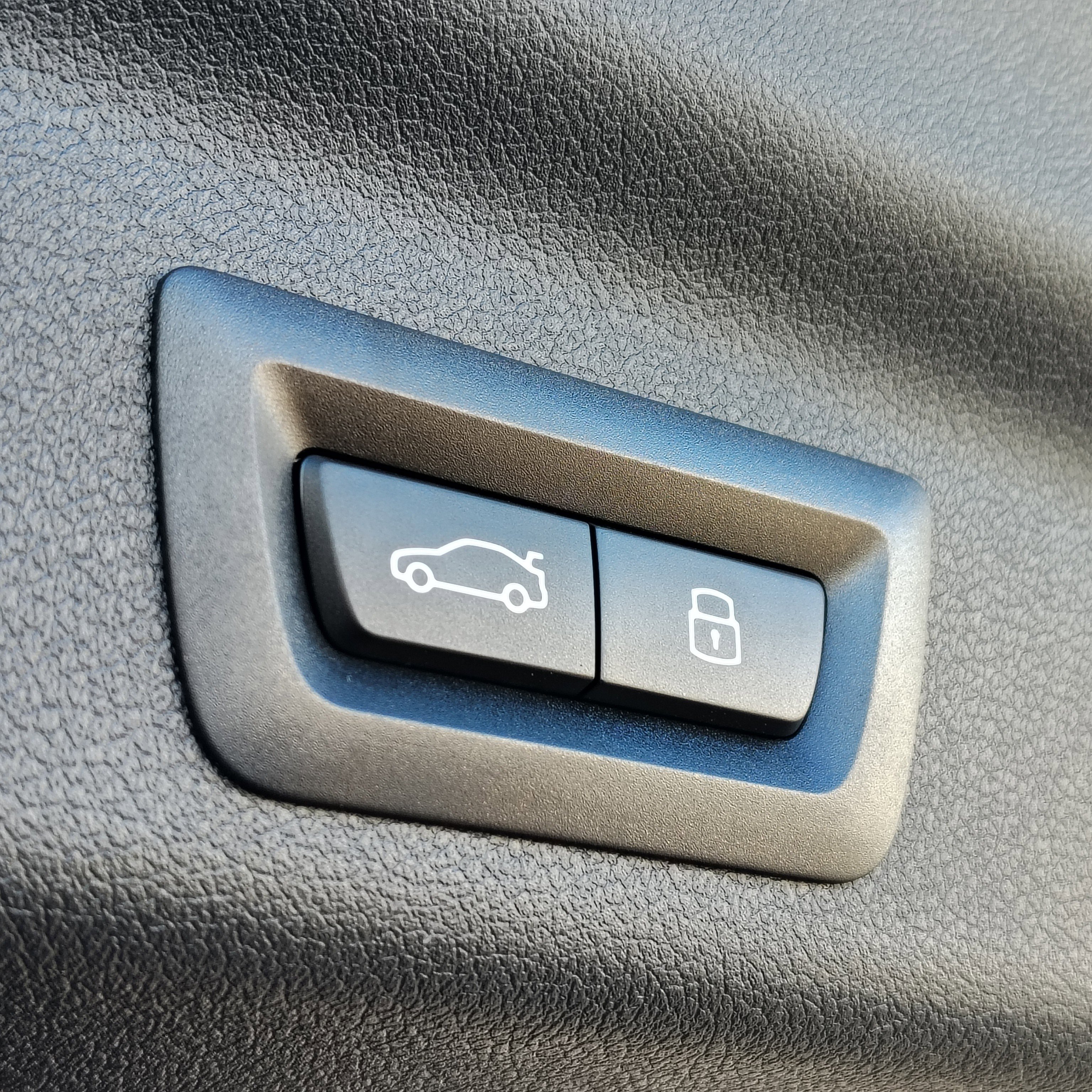 Used 2025 BMW X1 xDrive28i w/ Convenience Package image 9