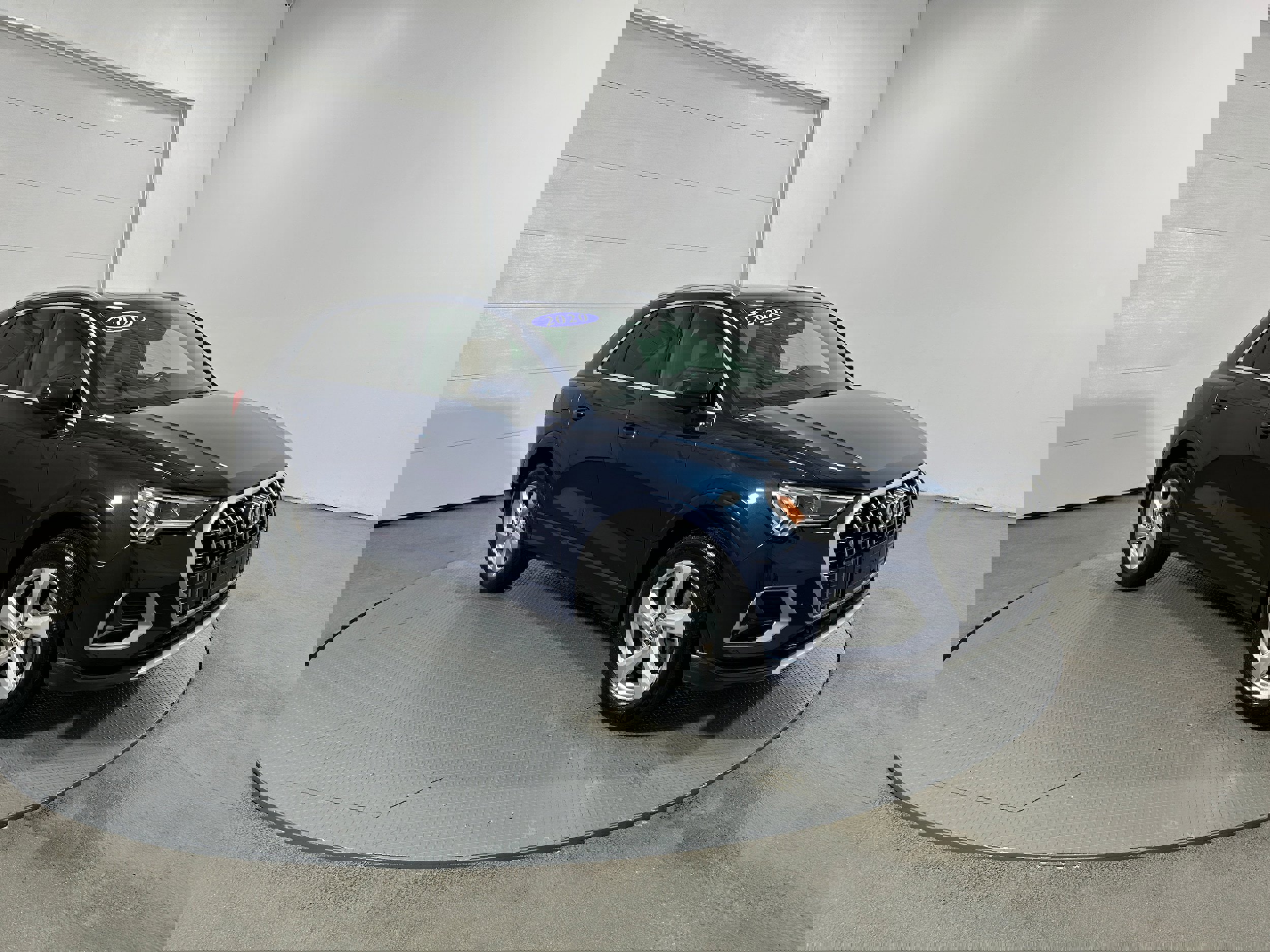 Used 2020 Audi Q3 2.0T Premium Plus w/ Premium Plus Package image 2