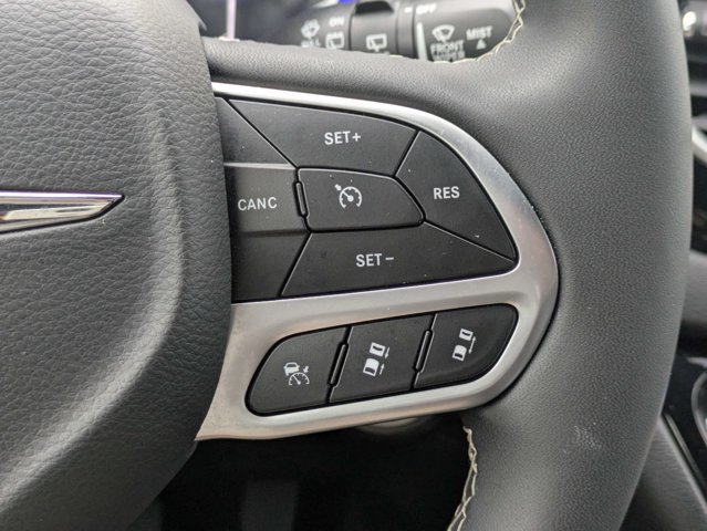 Certified 2026 Chrysler Pacifica Select FWD image 27