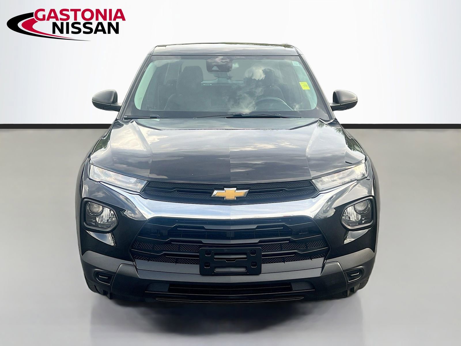 Used 2023 Chevrolet TrailBlazer LS image 2