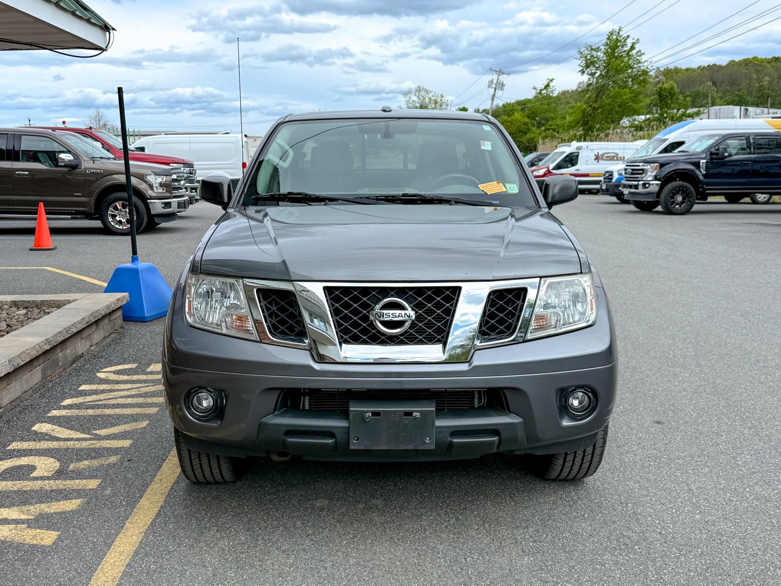Used 2018 Nissan Frontier SV w/ Value Truck Package AWD/4WD image 2