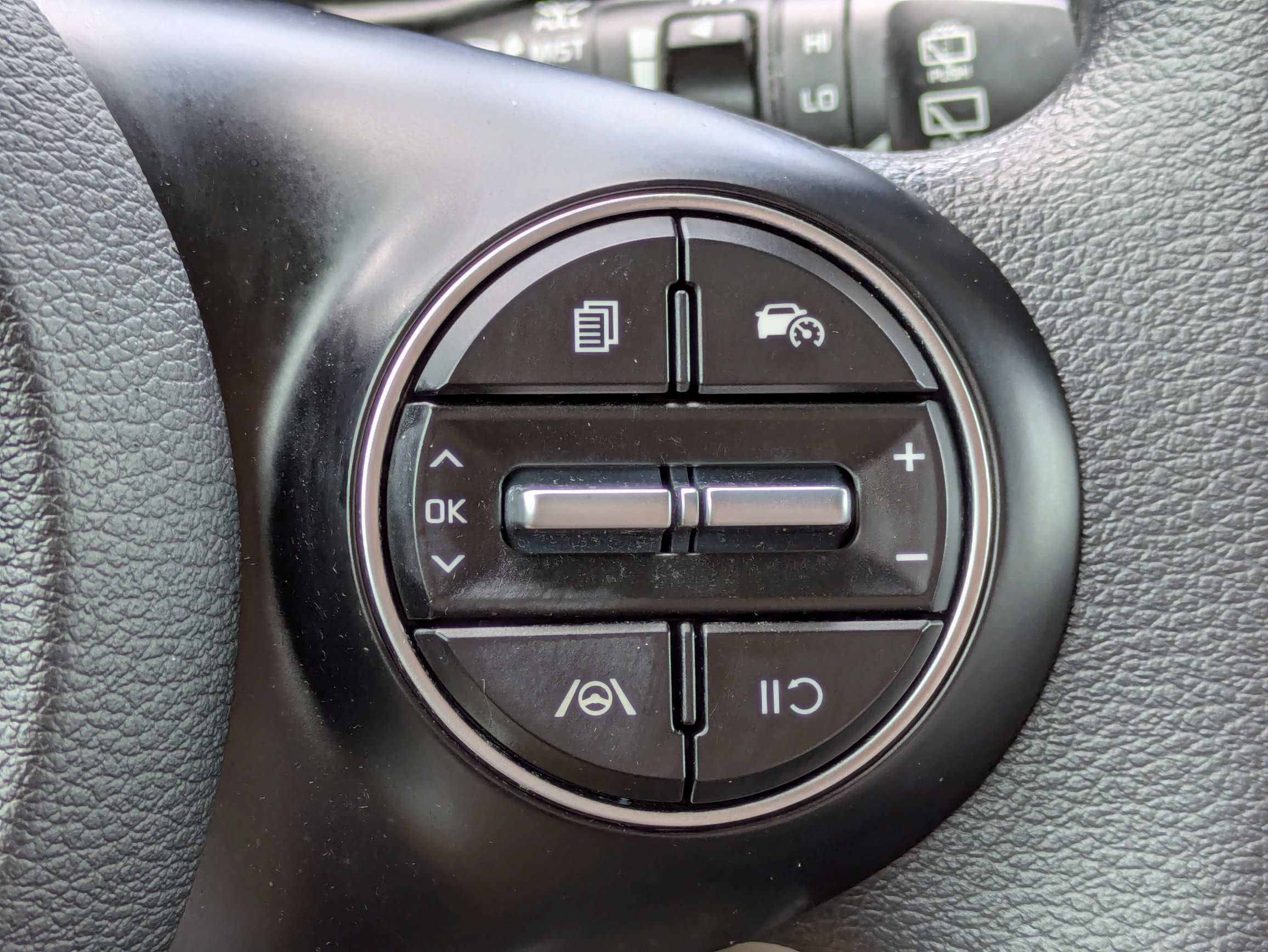 Certified 2023 Kia Soul LX w/ Option Group 015 FWD image 31
