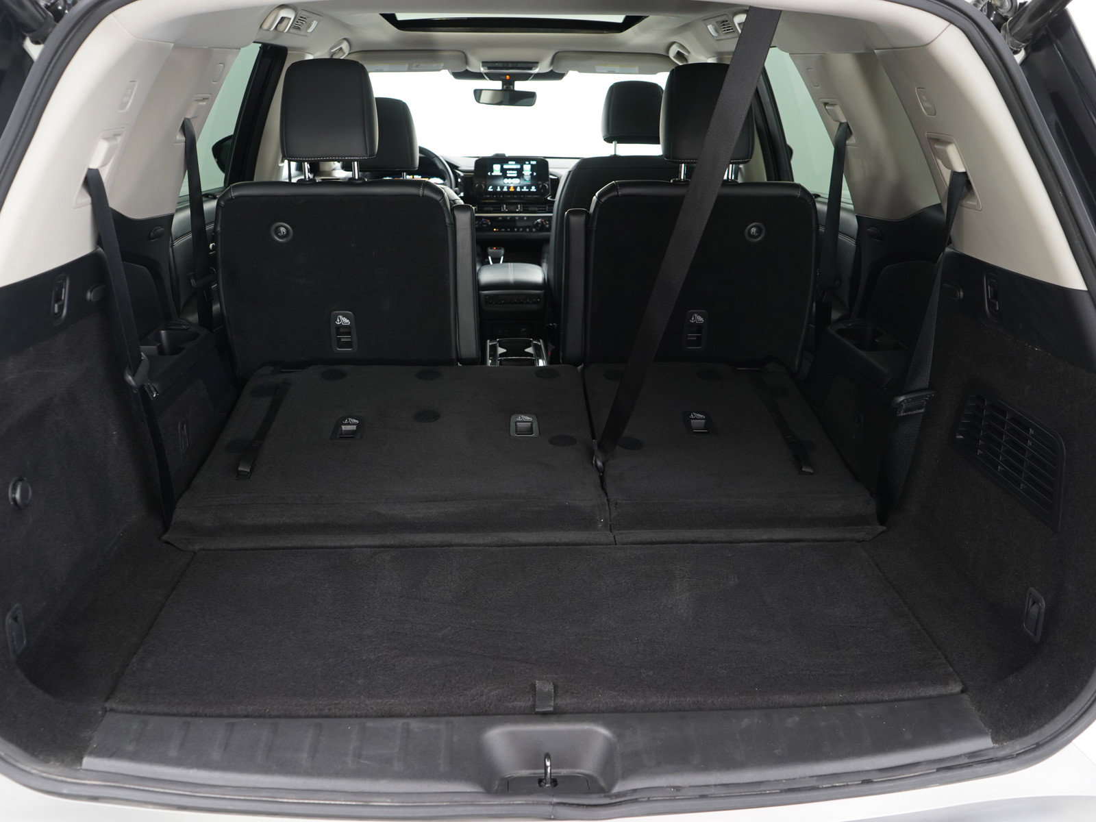 Used 2023 Nissan Pathfinder Platinum image 9